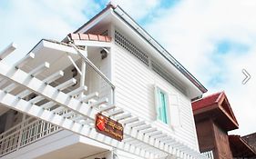 บ้านถุงแดง เฮาส์เทล บางกอก